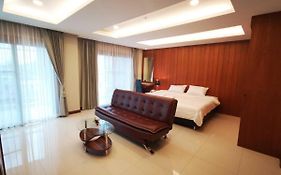 Private 111 Square Meters 2 Bedrooms City Chiangmai